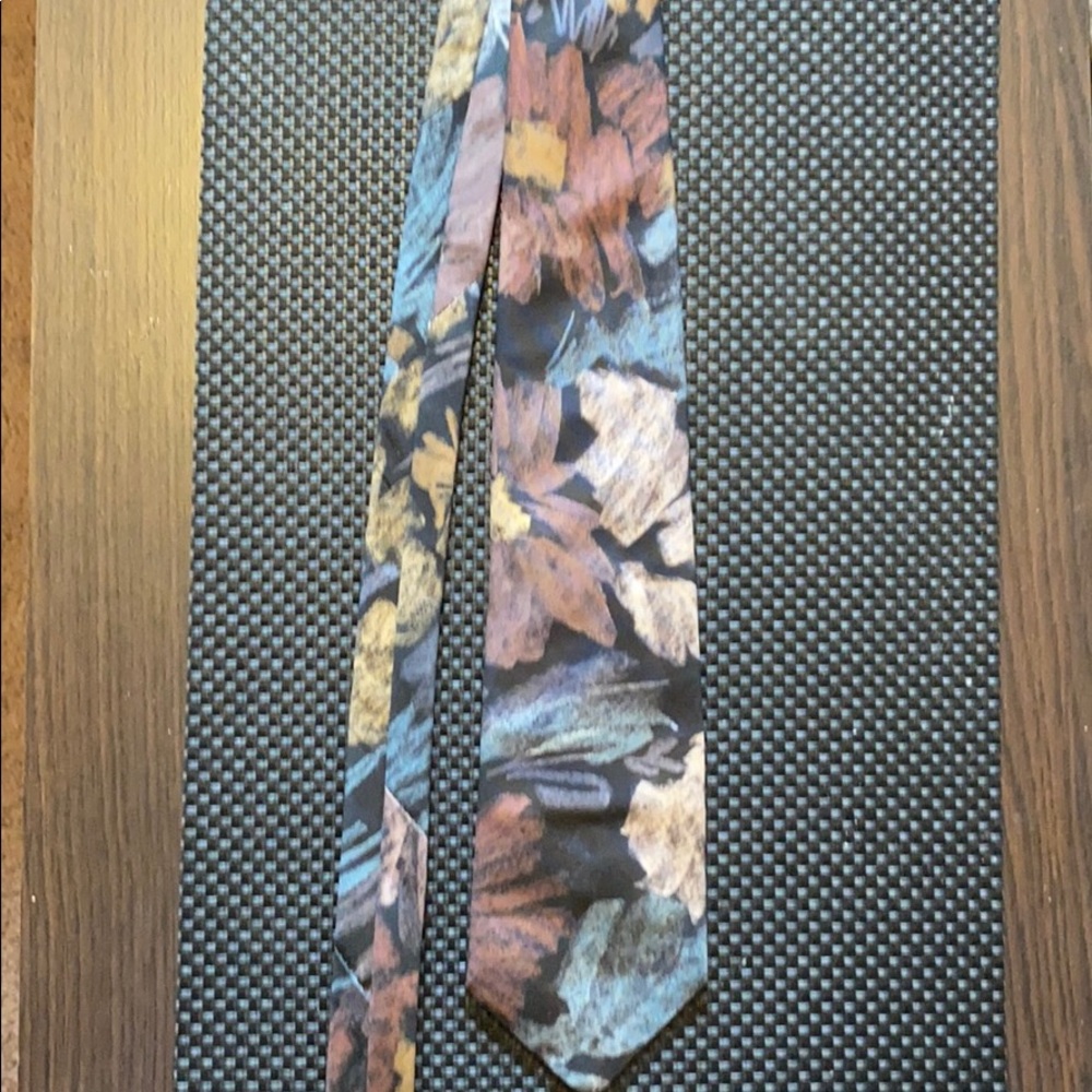 Italian hand made flower tie